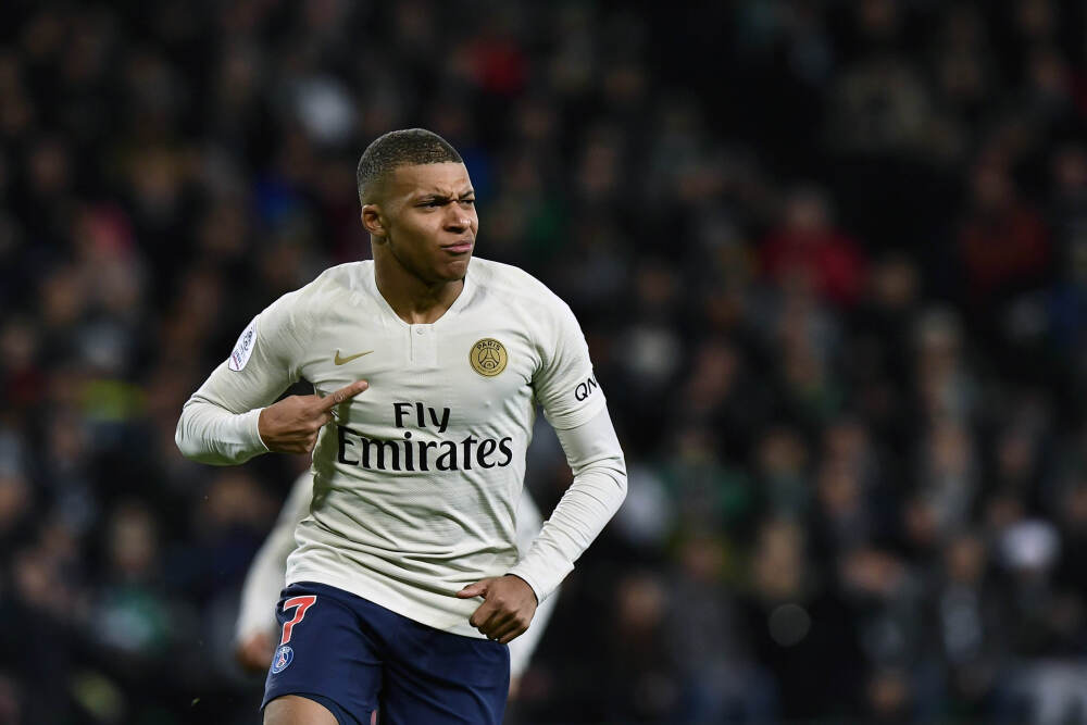 从“手工艺”到“AI工程化”: 解码AI智能渗透的未来之战